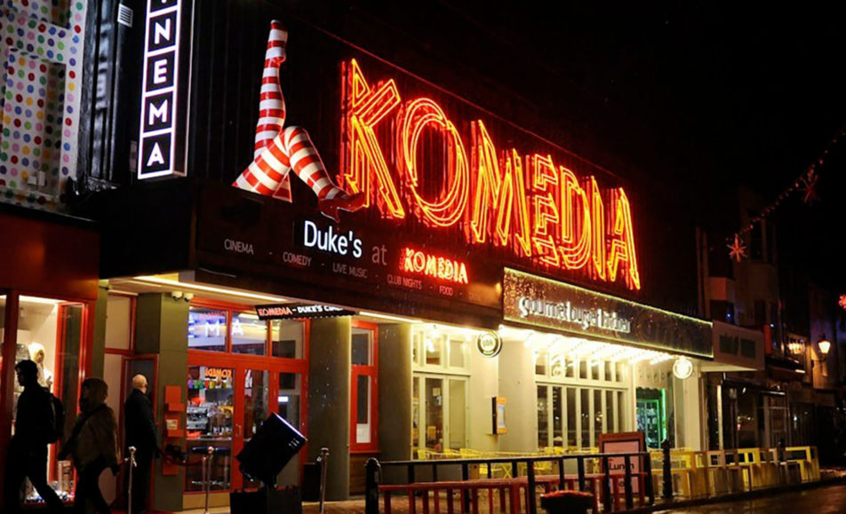 Komedia